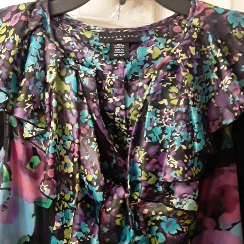 Top for work or casual,  tropical and lightweight - Picture 6 of 7